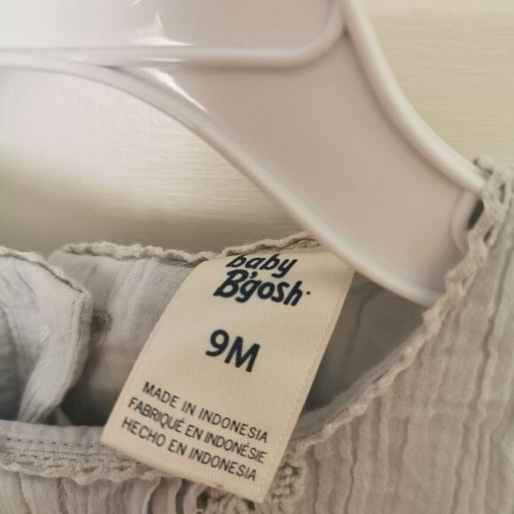 3/$20 Oshkosh B'gosh girls peplum tanktop size 9 m - Picture 4 of 5